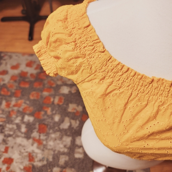 Divided H & M Halter off the Shoulder Top - Picture 5 of 7